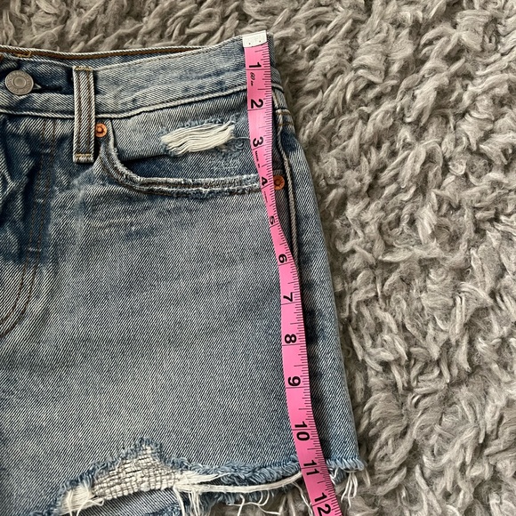 Levi’s shorts - Picture 6 of 8